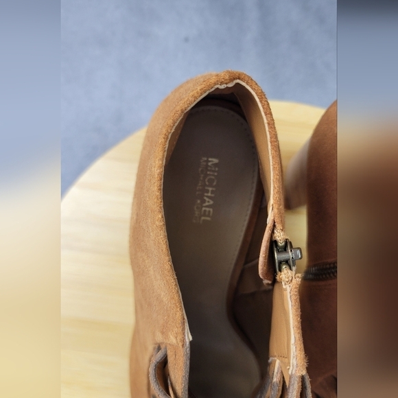 Michael Kors Wesley Genuine Leather Bootie Heels size 10 M - Picture 10 of 11